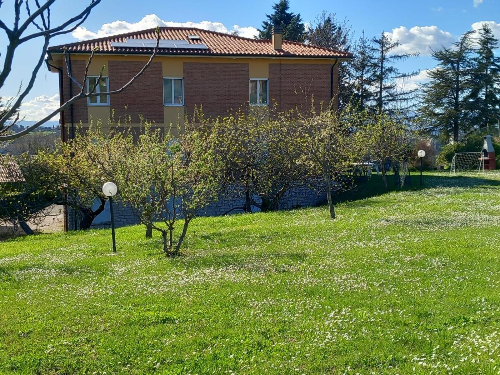 Апартаменти La Casa Di Enzo E Lucia Урбіно Екстер'єр фото